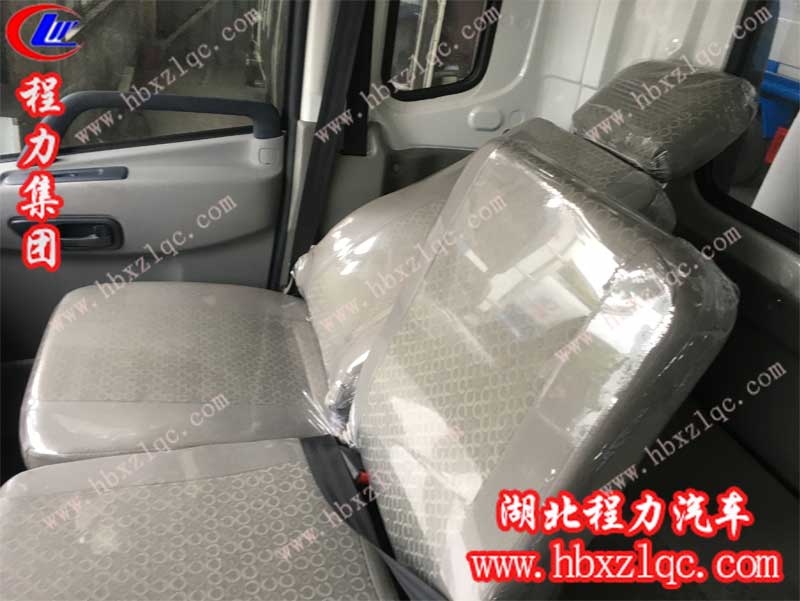 內(nèi)飾4.jpg