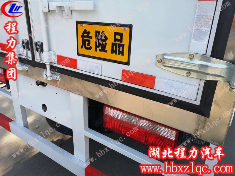 爆破器材運(yùn)輸車(chē)好上牌嗎 爆破器材運(yùn)輸車(chē)好上牌嗎
